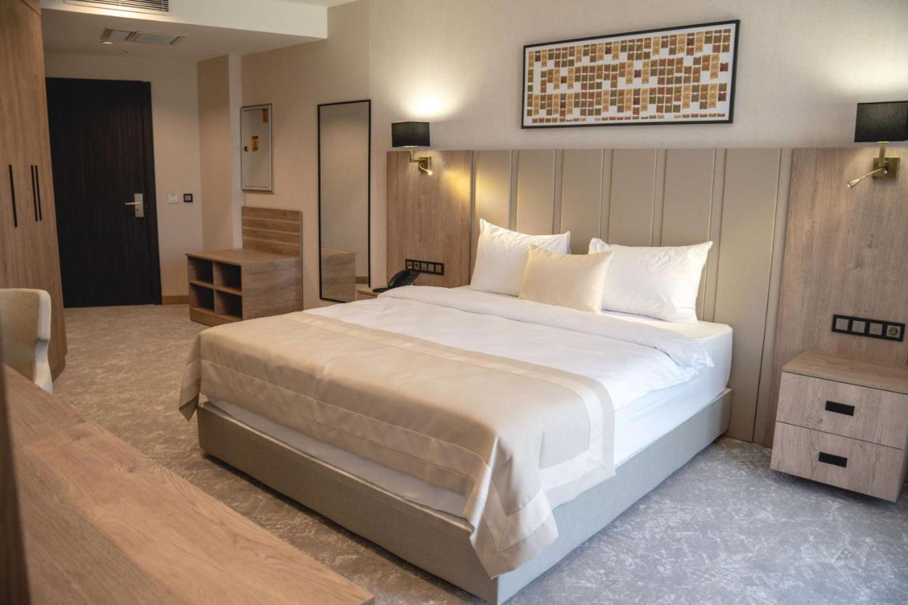 Ramada Plaza By Wyndham Batman Otel Dış mekan fotoğraf