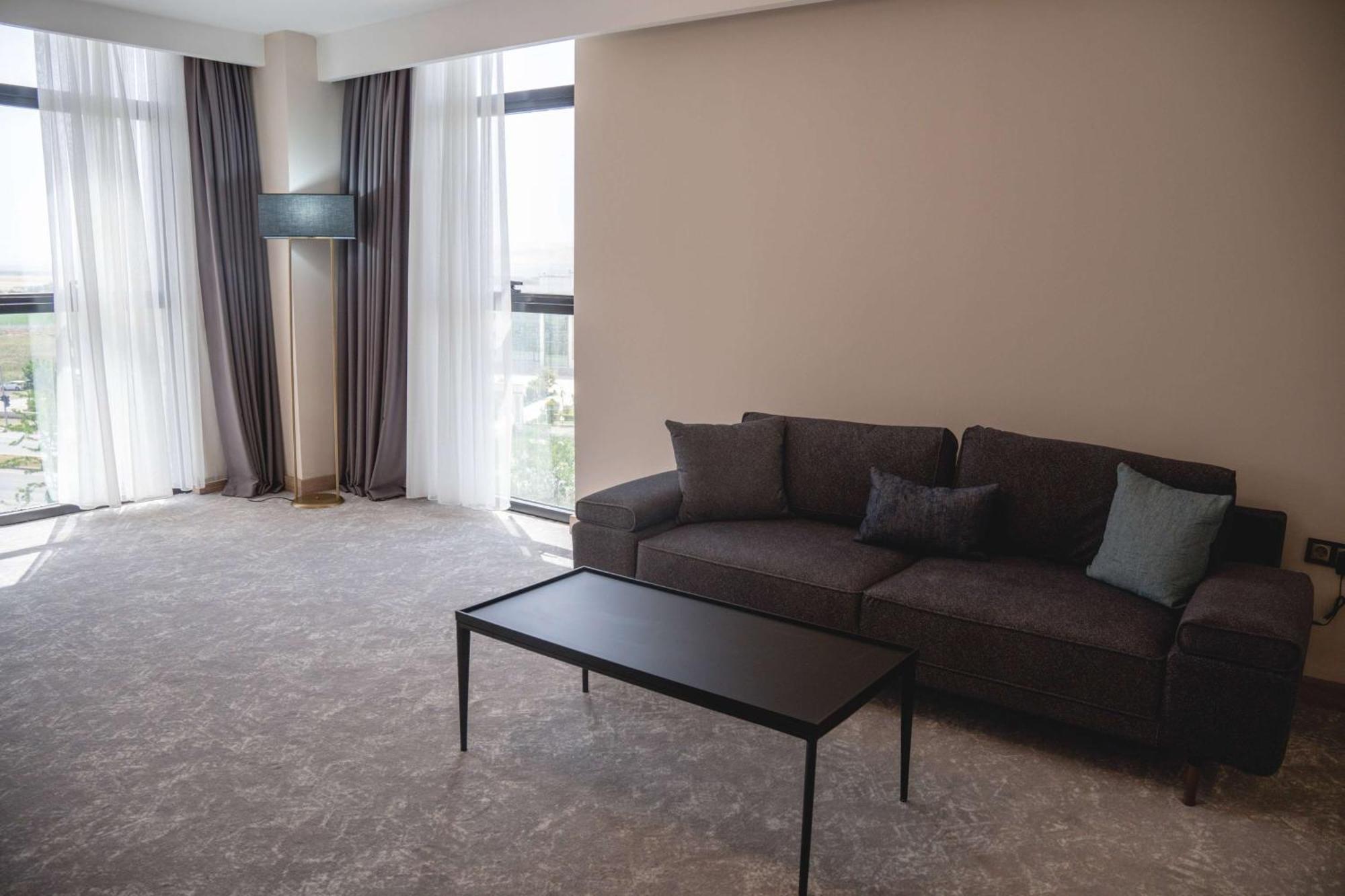 Ramada Plaza By Wyndham Batman Otel Dış mekan fotoğraf
