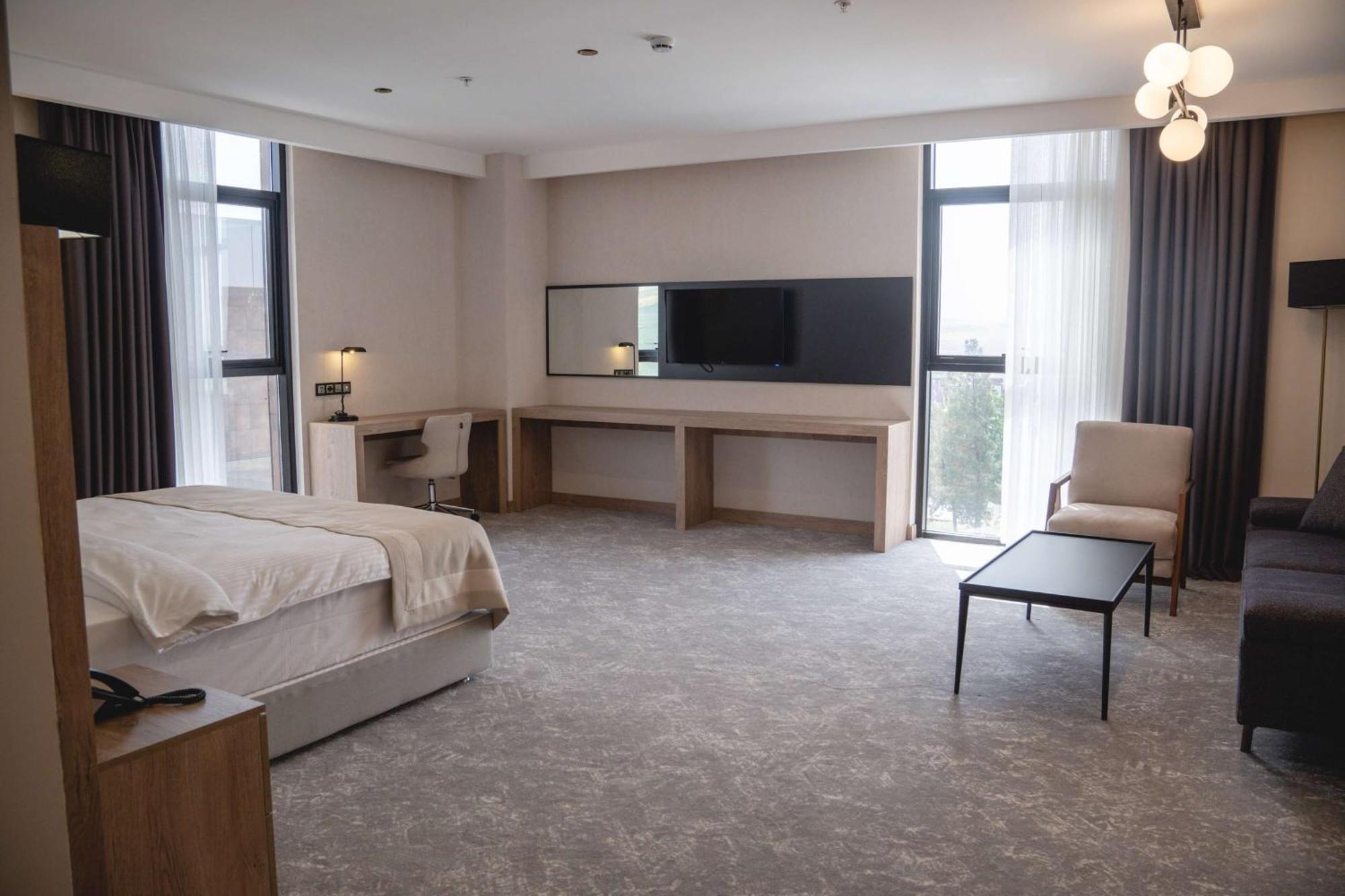Ramada Plaza By Wyndham Batman Otel Dış mekan fotoğraf