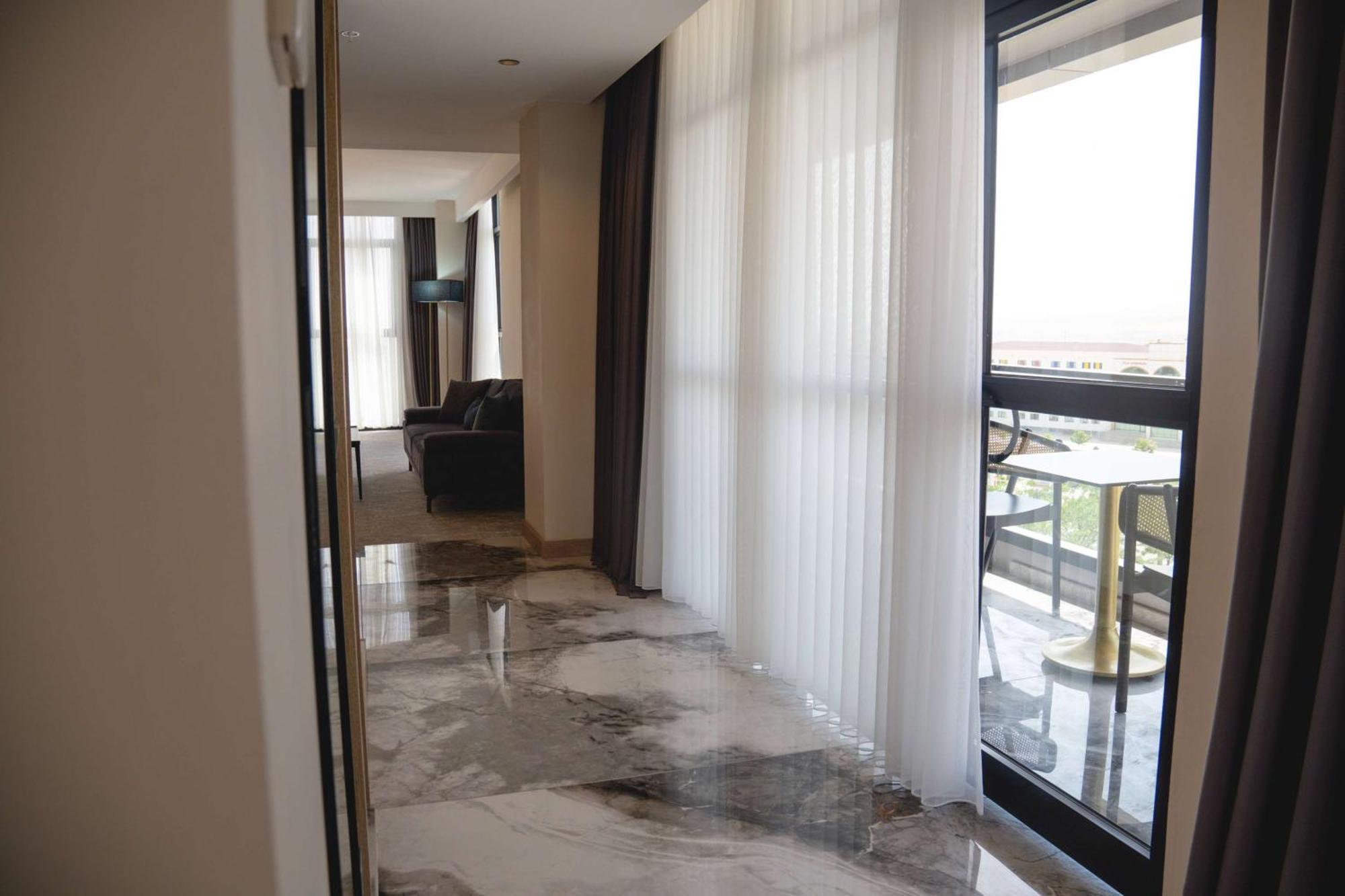 Ramada Plaza By Wyndham Batman Otel Dış mekan fotoğraf